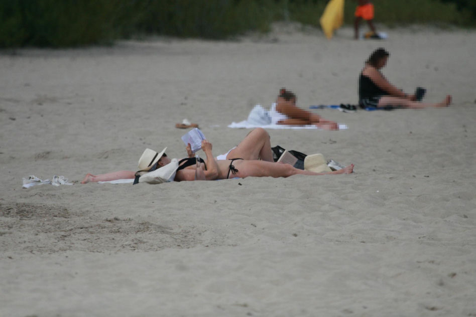 Ewa Skibińska na plaży