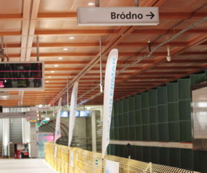 Tygrysie ściany w metrze na Targówku