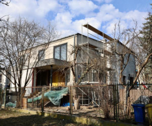 Niekończący się remont sąsiadów Kaczyńskiego