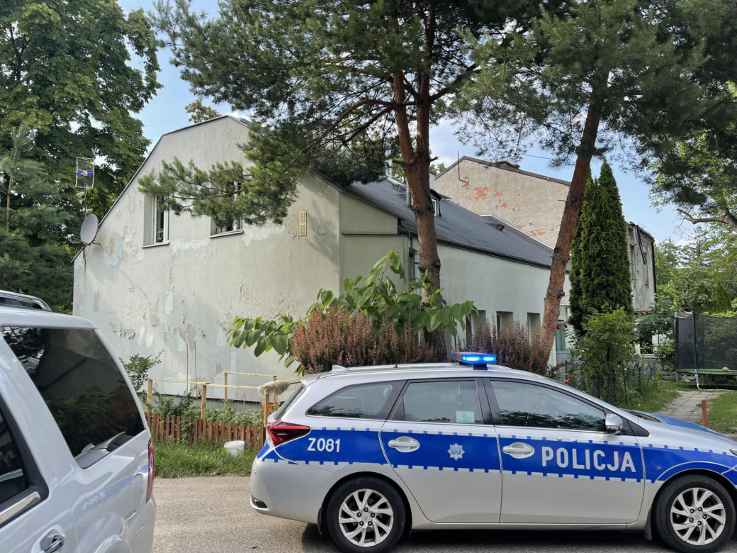 Kłótnia kochanków zakończyła się wbitym nożem w ciele kobiety. Krwawa awantura we Włochach