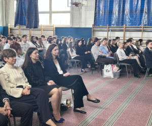 Czwartoklasiści po absolutorium. Wkrótce matury