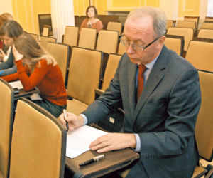 Urzędnicy napisali dyktando