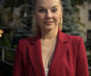 Dagmara Czechura śpiewa, prowadzi imprezy i uczy śpiewu