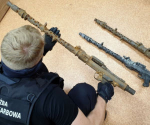 Niemieckie MG-34 w przesyłce kurierskiej. Miały trafić do Wielkiej Brytanii