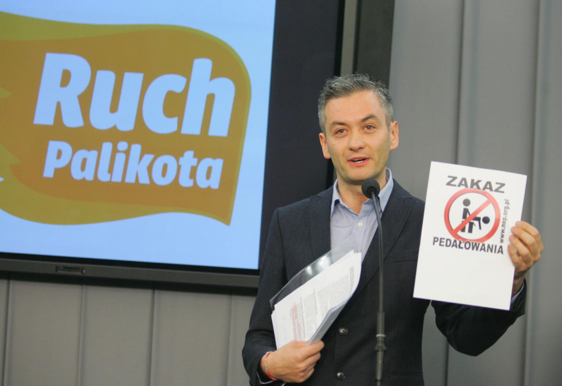 Robert Biedroń jest siwiutki jak gołąbek! 