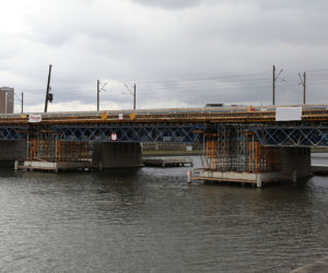 Trwa budowa mostu nad Wisłą w Krakowie