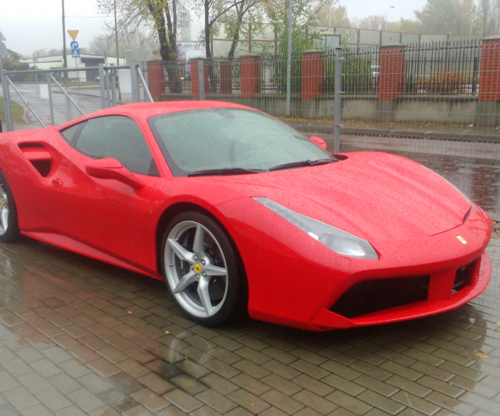Ferrari 588 GTB