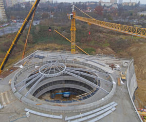 Budowa Fabryki wody - grudzień 2020. Montaż świetlika