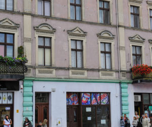Rzucił się z dachu kamienicy, w której mieszkał