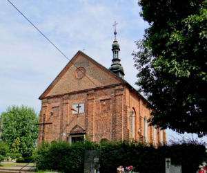 To jedno z najpiękniejszych miast w województwie łódzkim. Kiedyś było związane z Krakowem