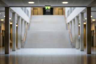 Robert Telus w Sejmie. Co stało się na schodach z Justyną Dobrosz-Oracz?