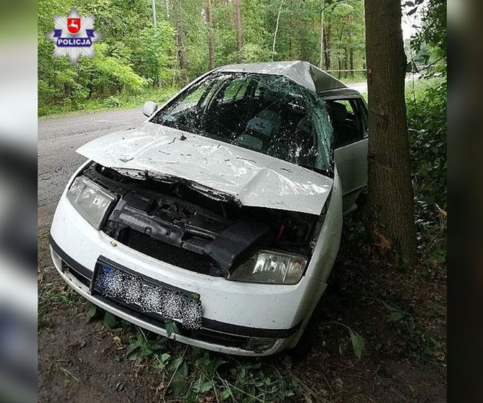 Auto 18-latki wypadło z drogi! Jechała za szybko? Dwie nastolatki ranne