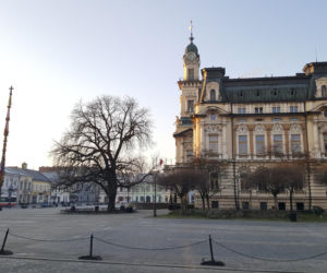Za tydzień Wielkanoc! Przypomina o tym palma na sądeckim rynku