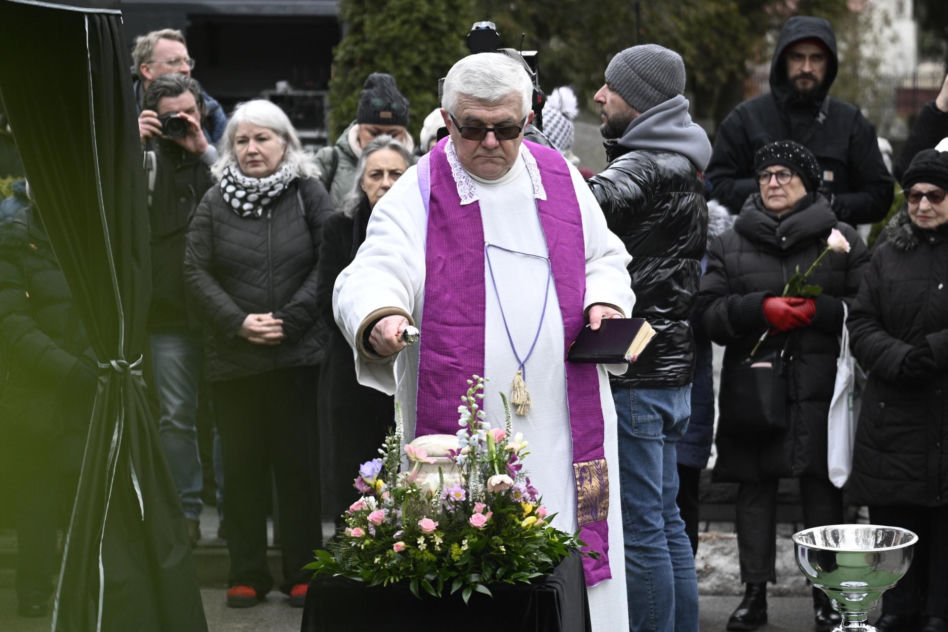 Bożena Dykiel spoczęła na Powązkach Wojskowych