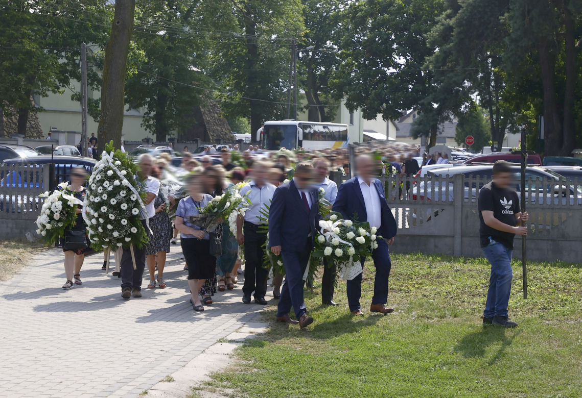 Pogrzeb ofiar wypadku w Elżbietowie. Zosia i jej mama Małgorzata L. wyruszą w ostatnią drogę