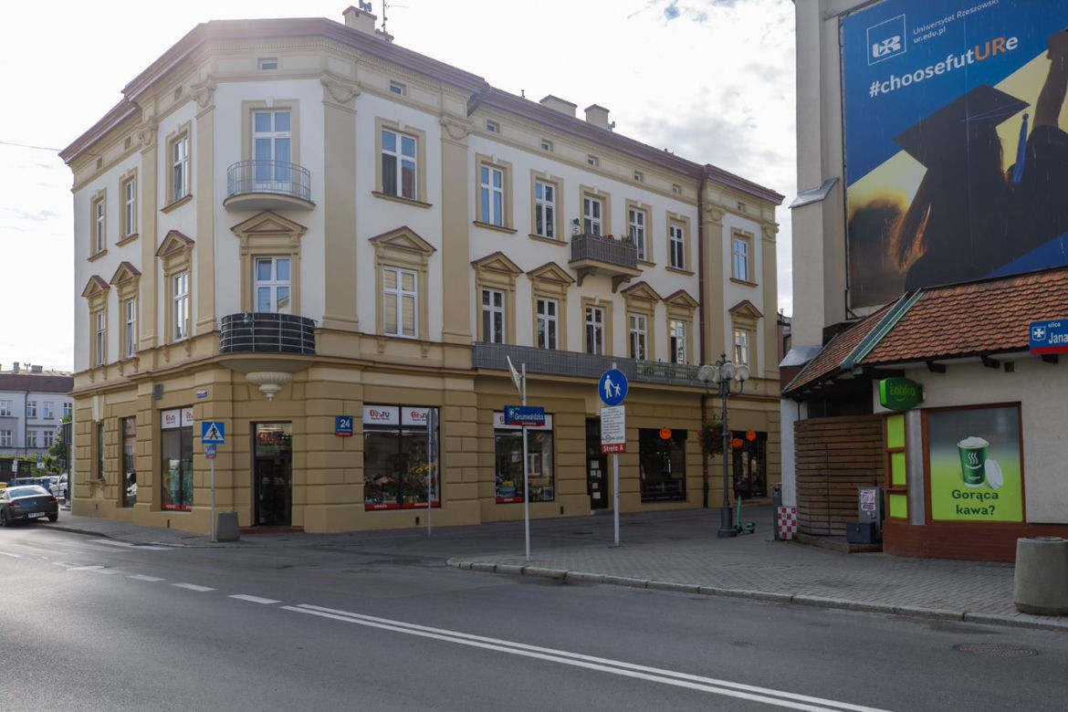 Zabytkowa kamienica przy ul. Grunwaldzkiej w Rzeszowie jak sprzed lat. Za ponad pół miliona 
