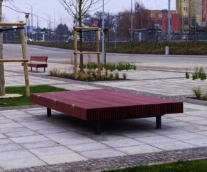 Plac przed Netto Areną po przebudowie