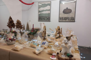 ​Z każdym dniem wybór jest coraz mniejszy. W Galerii MBWA w Lesznie trwa Kiermasz Świąteczny