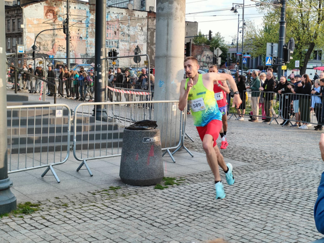 Rossmann Run 2025. Tłumy biegaczy wzięły udział w biegu ulicą Piotrkowską