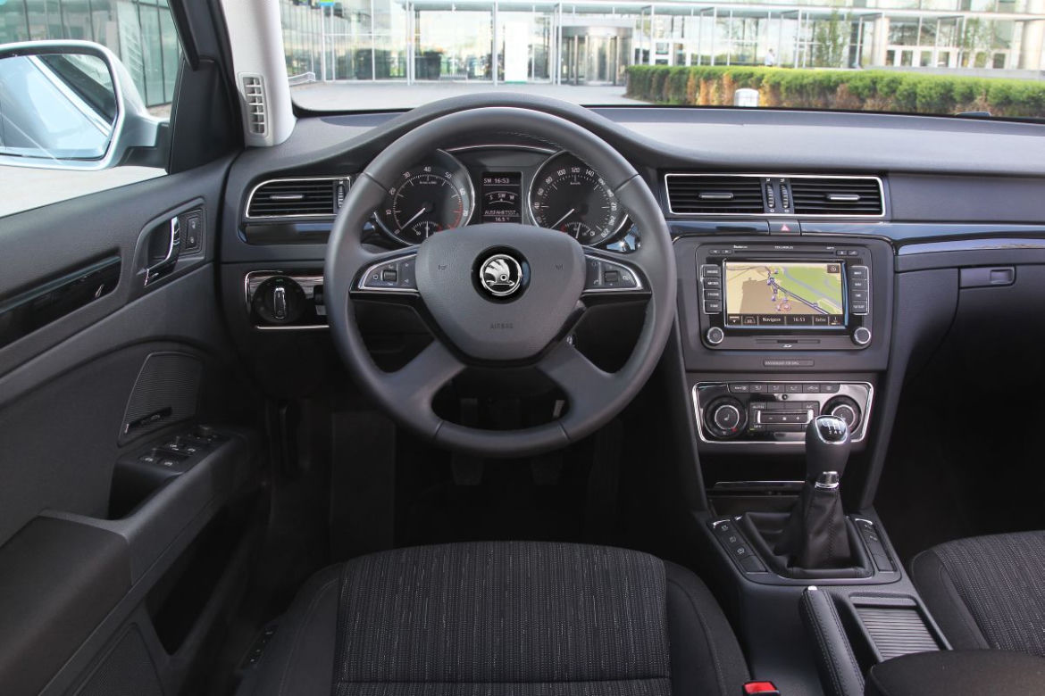 Limuzyna Skoda Superb 