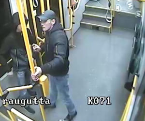 Poszukiwany męzczyzna, który napadł obcokrajowca w tramwaju