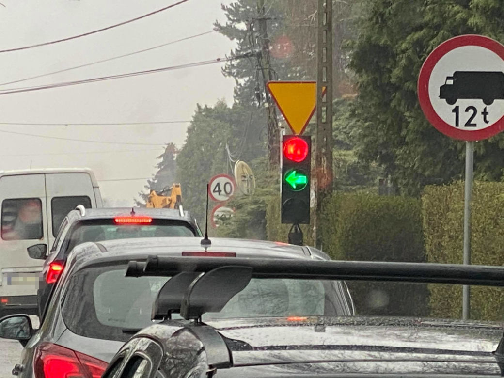 Kuriozalne skrzyżowanie pod Krakowem