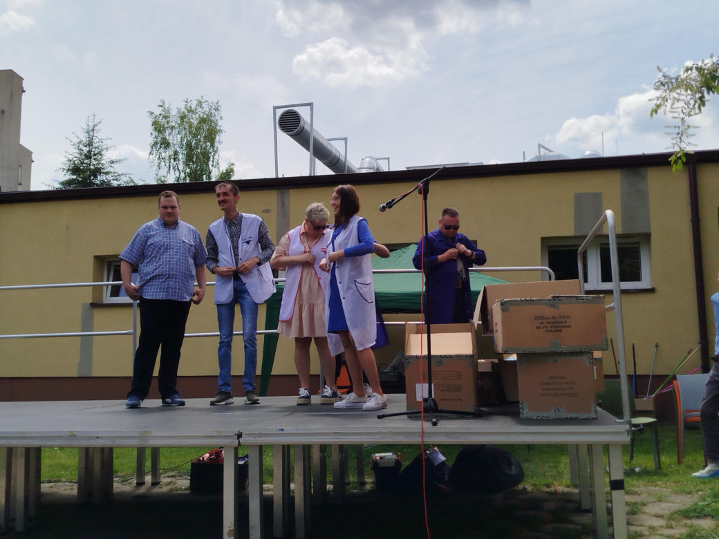 Przez lata ŚDS w Siedlcach działał w dwóch lokalizacjach, teraz już oficjalnie funkcjonuje w jednym miejscu, w budynkach dostosowanych do potrzeb osób z niepełnosprawnościami. 