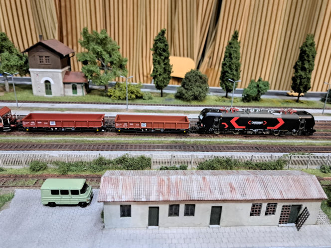 Makieta kolejowa - Krakowski Klub Modelarstwa Kolejowego - DK Tuchów