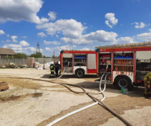 Pożar w Kliszowie. Płonęła hala produkcyjna herbat owocowych. Strażacy: Pachniało
