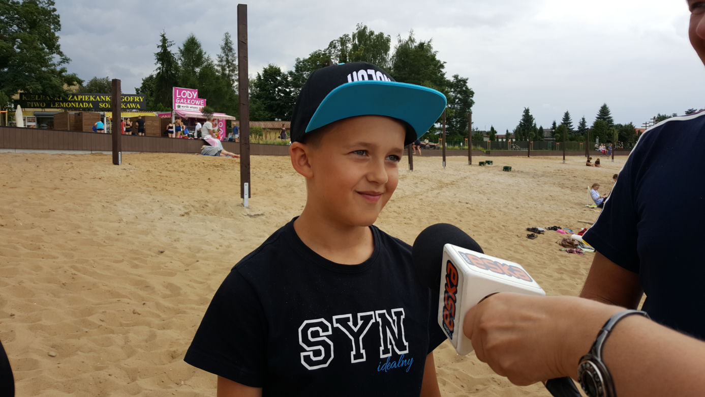 Bydgoska ekipa Eska Summer City na plaży w Pieczyskach
