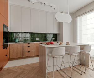 Mieszkanie w kolorach szałwiowej zieleni i ciepłej terakoty