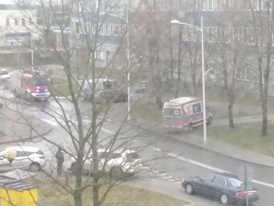 Płock. ZWŁOKI kobiety w "pałacyku cudów" przy Otolińskiej! Drzwi otwierali strażacy! (ZDJĘCIA]