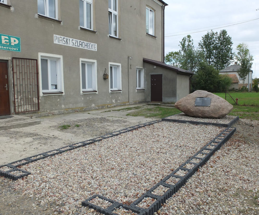Jego zegarki są synonimem luksusu i noszą je koronowane głowy. Pomnik najsłynniejszego polskiego mistrza zegarmistrzowskiego stanął w jego rodzinnej wsi pod Krasnymstawem