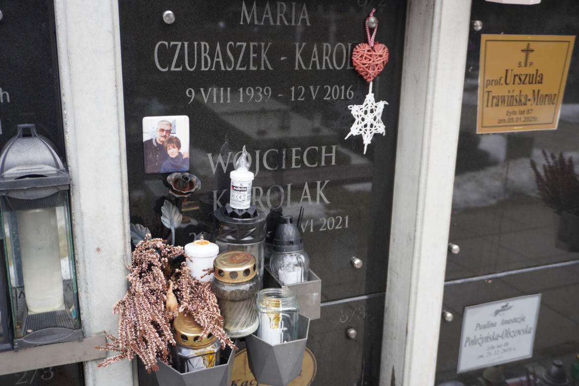 Nagrobek Marii Czubaszek i Wojciecha Karolaka