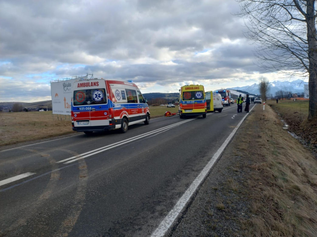 Białka Tatrzańska. Dziecko ranne w kraksie na DK 49. Lądował śmigłowiec LPR
