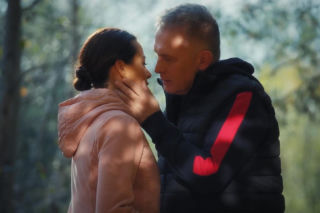  M jak miłość, odcinek 1921: Zmysłowy pocałunek Artura i Joanny! Przestanie nad sobą panować - WIDEO