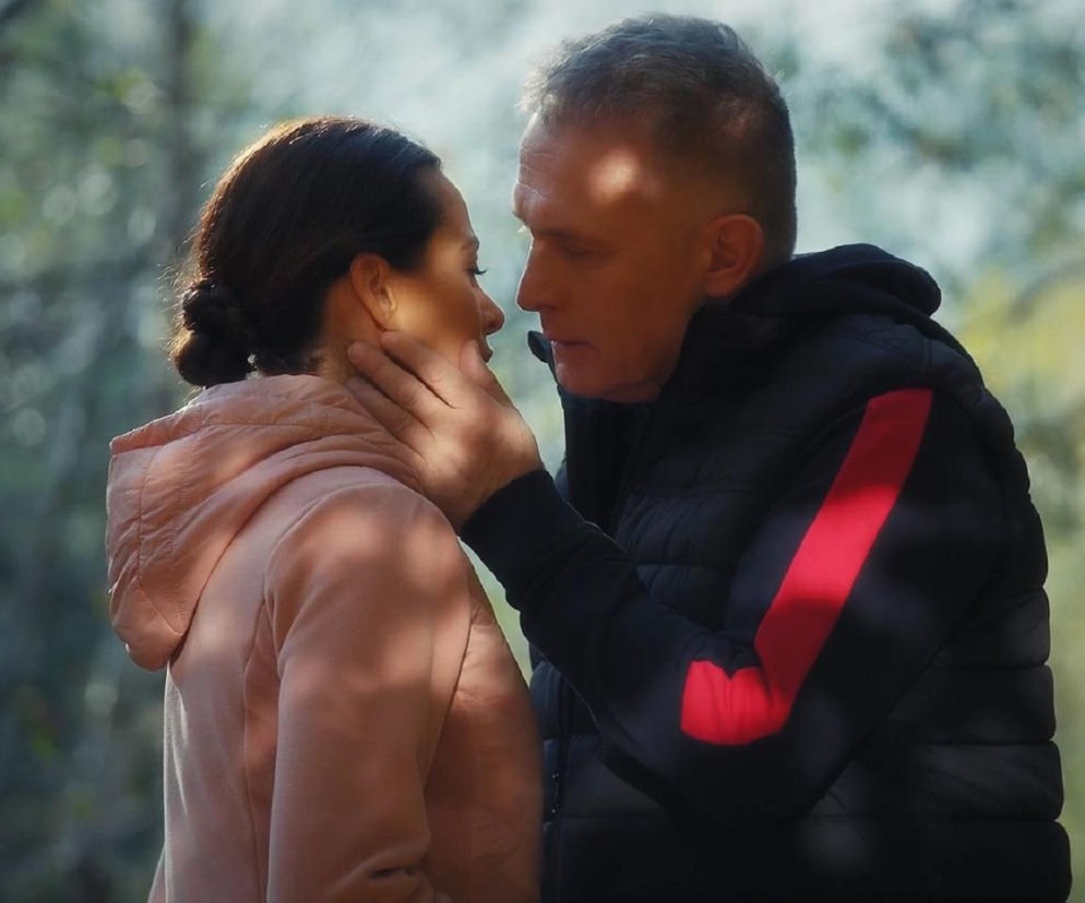 M jak miłość, odcinek 1921: Zmysłowy pocałunek Artura i Joanny! Przestanie nad sobą panować - WIDEO