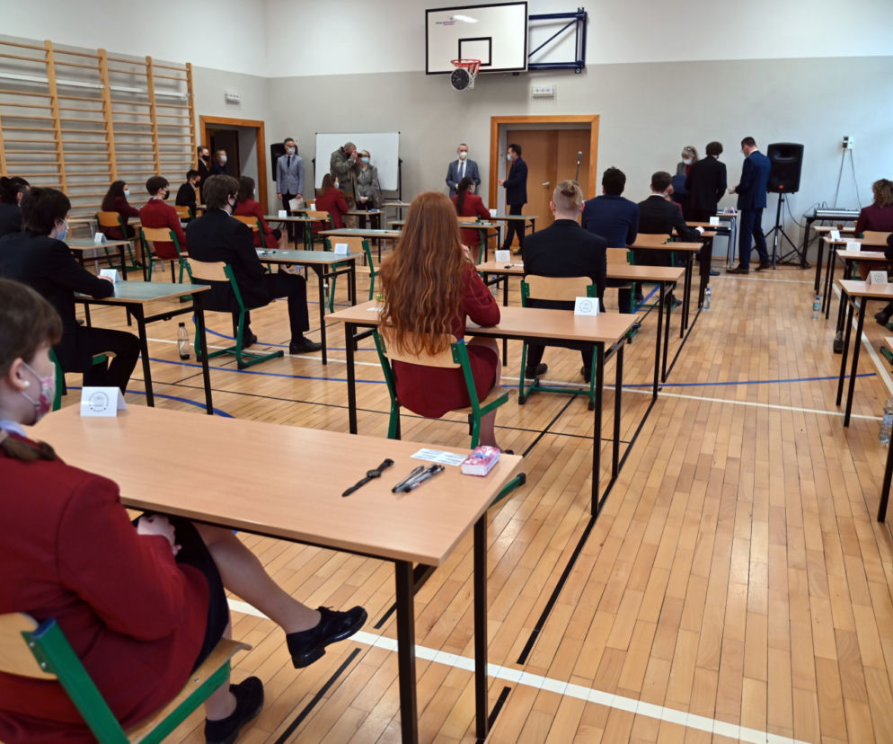 Uczniowie podczas egzaminu maturalnego z języka polskiego w XIII Liceum Ogólnokształcącym w Szczecinie
