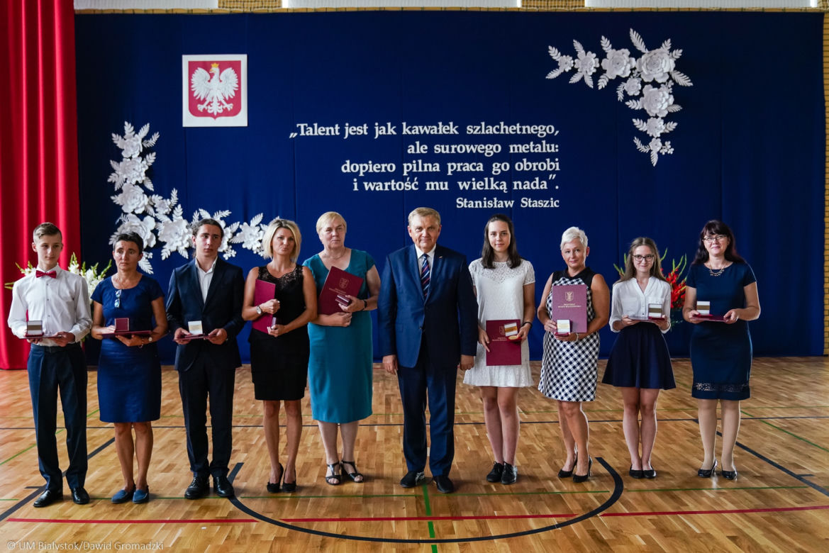 Początek nowego roku szkolnego w Białymstoku. Naukę rozpoczęło 39 tys. dzieci i młodzieży