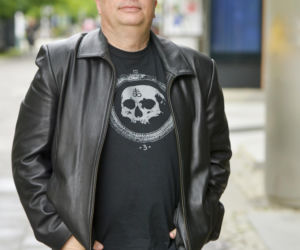 Krzysztof Skiba i jego wizerunek na przestrzeni lat. Tak zmieniał się lider Big Cyca
