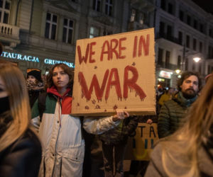 Łodzianie solidarni z Ukrainą. Tak wyglądała manifestacja na pl. Wolności