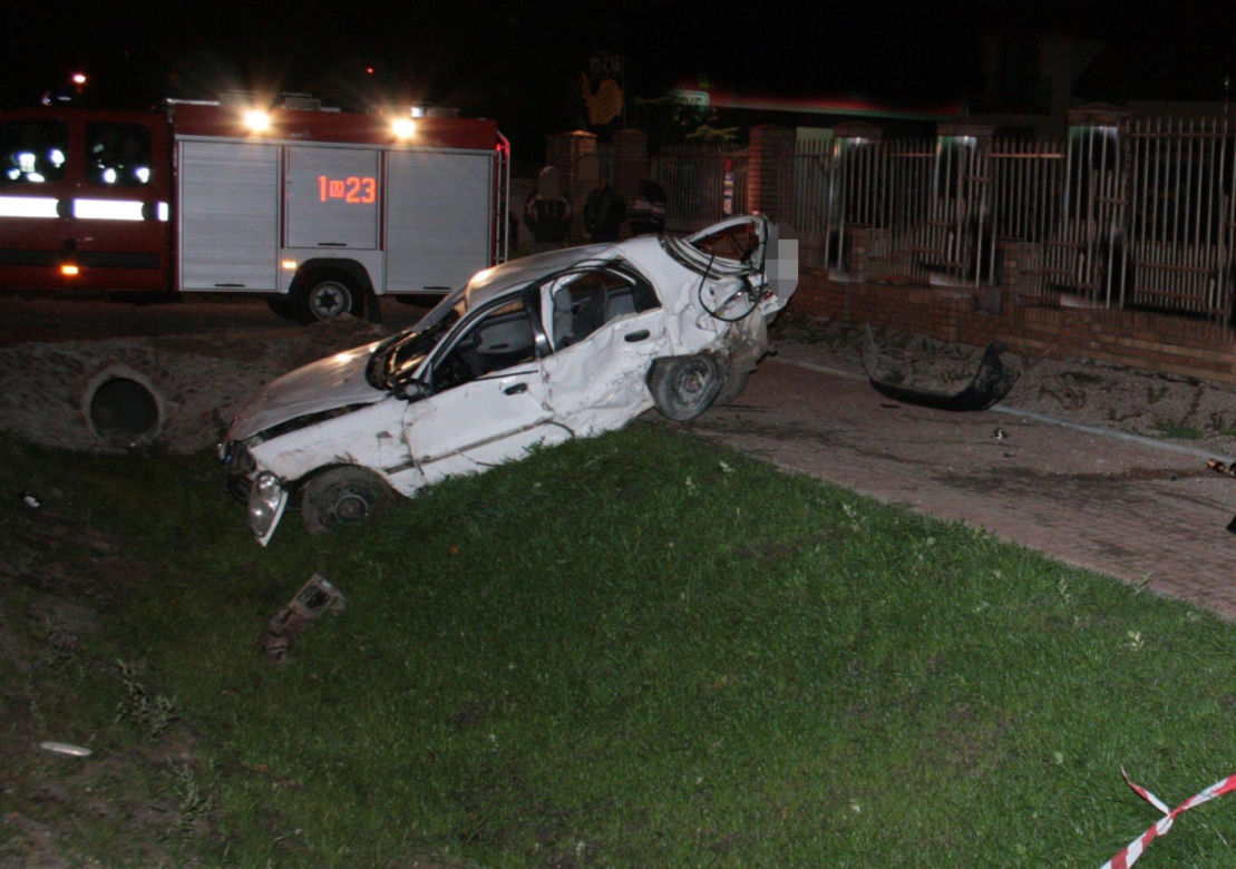 Tadeusz zginął próbując ratować Perełkę. Nocna podróż samochodem zakończona tragedią
