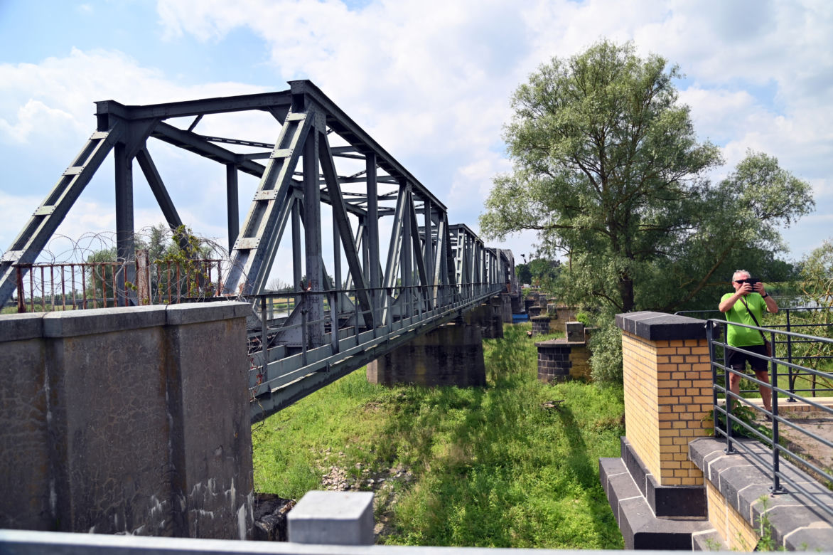 Siekierki: Oddanie do użytku wyremontowanego mostu na Odrze