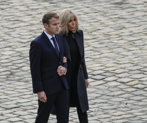 Emmanuel Macron i jego żona o krok od wpadki! Wyglądali jak turyści