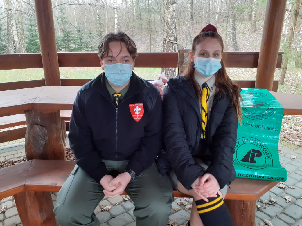 Czuwam dla Ziemi - akcja sprzątania uroczyska Sekuła przez harcerzy w Siedlcach 22.04.2021
