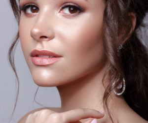 Y2K GLOW REVIVAL — kiedy przeszłość pielęgnacji spotyka przyszłość beauty 