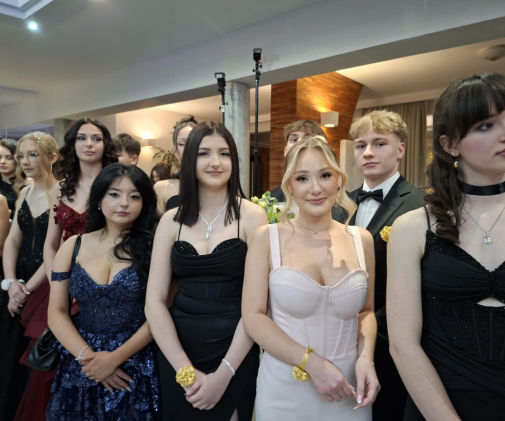 Studniówka 2026 w Starachowicach. Tak bawili się uczniowie 2 LO