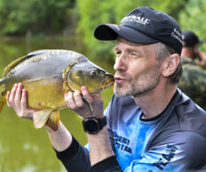 Robert Czebotar