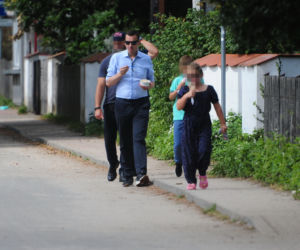 Zabrał dzieci na lody.