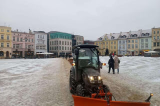 Szklanka na drogach i chodnikach. Bydgoszcz i region sparaliżowane przez marznący deszcz!